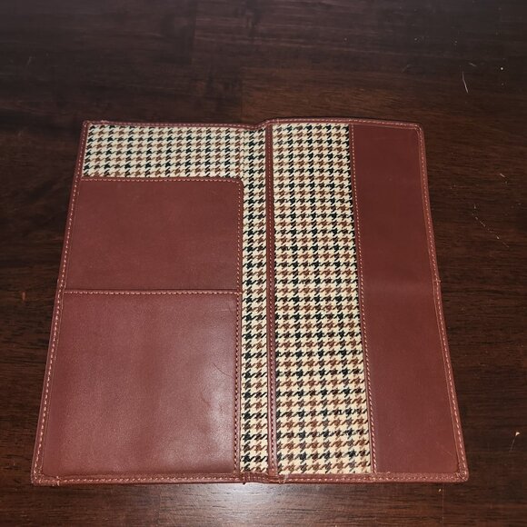 Cutter an Buck Brown leather Travel Passport Wallet 9 X 4.5" - Picture 3 of 4